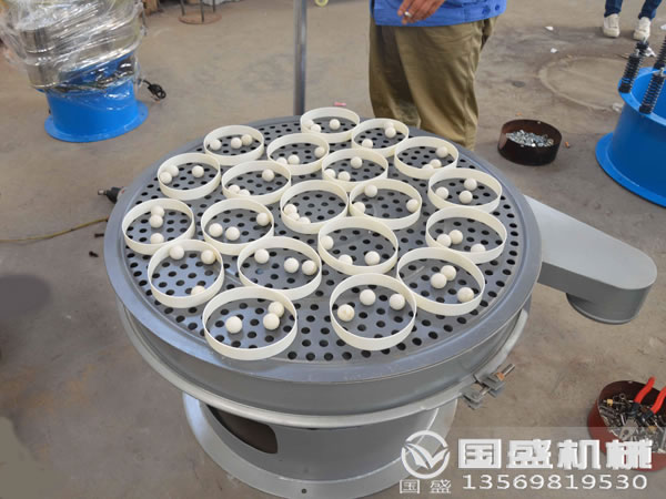 長(zhǎng)石粉專用振動(dòng)篩分機(jī) 長(zhǎng)石粉專用振動(dòng)篩分機(jī)