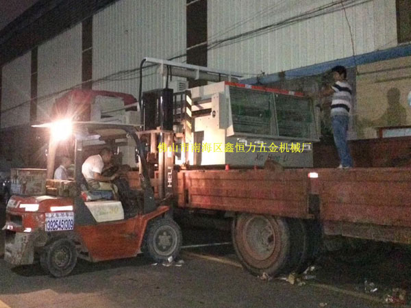 大幅面蝕刻機(進料1660mm)裝車出貨